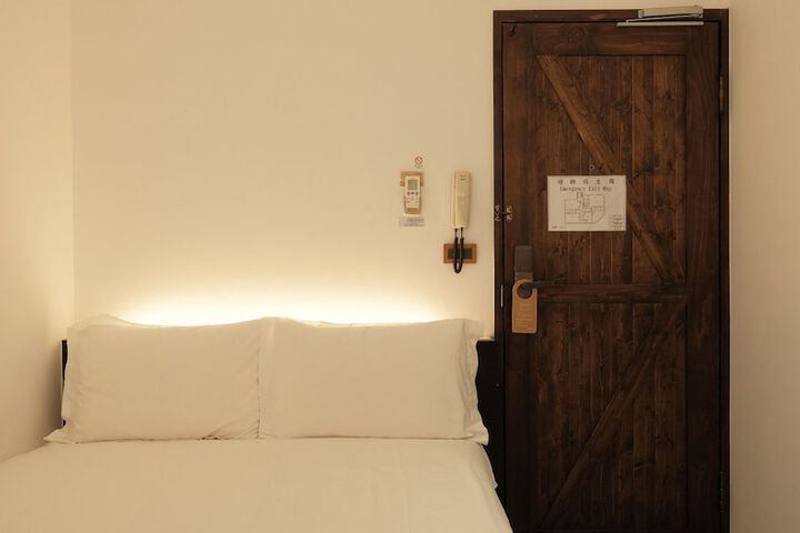 Room 16 of 92
