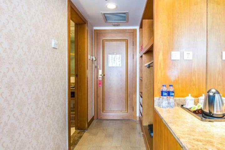 RoyalLong YongXing Garden Hotel