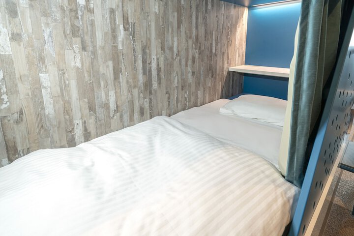Room 8 of 64