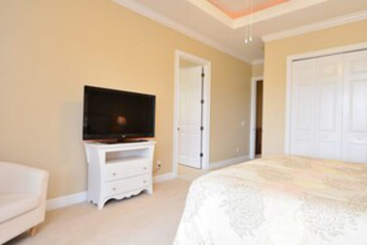 Room 25 of 108