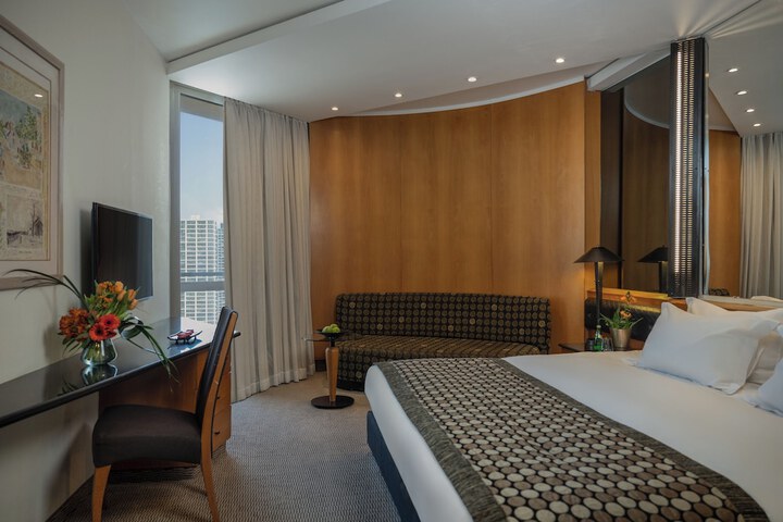 Room 26 of 54