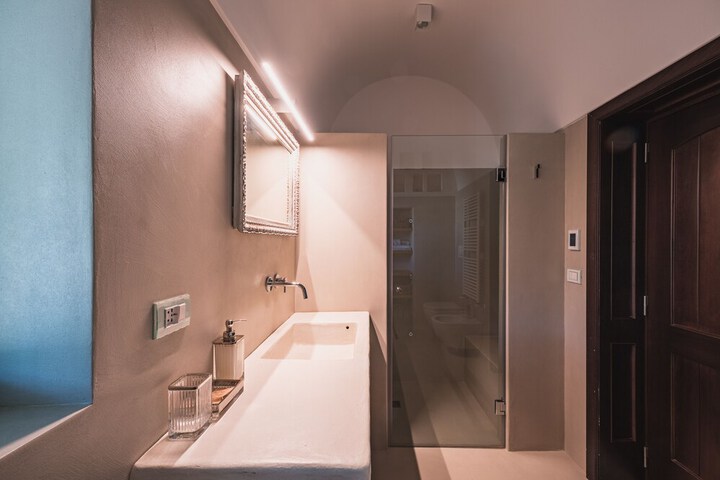 Room 44 of 87