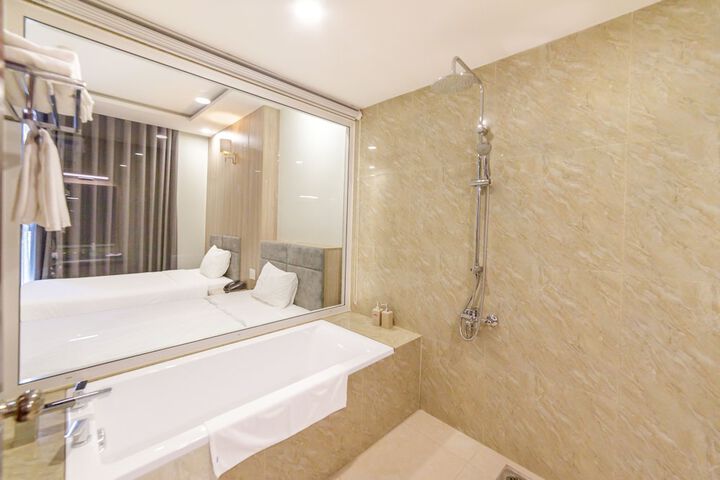 Room 30 of 74