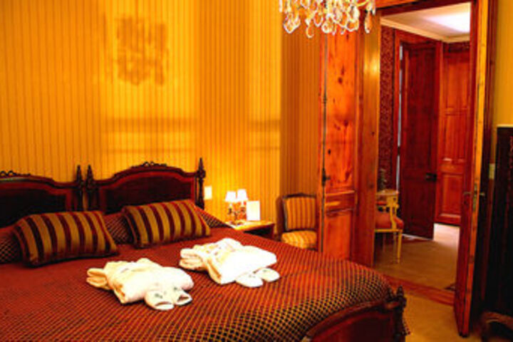 Room 50 of 90