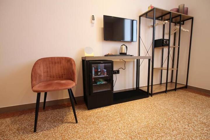 Room 5 of 35