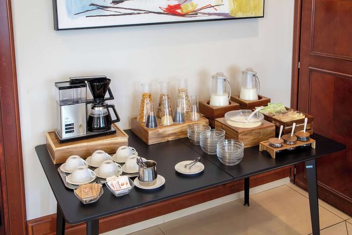 Breakfast area