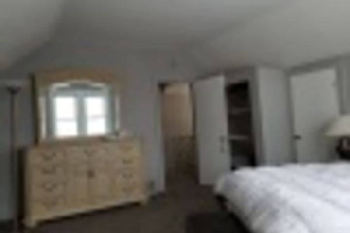 Room 40 of 132