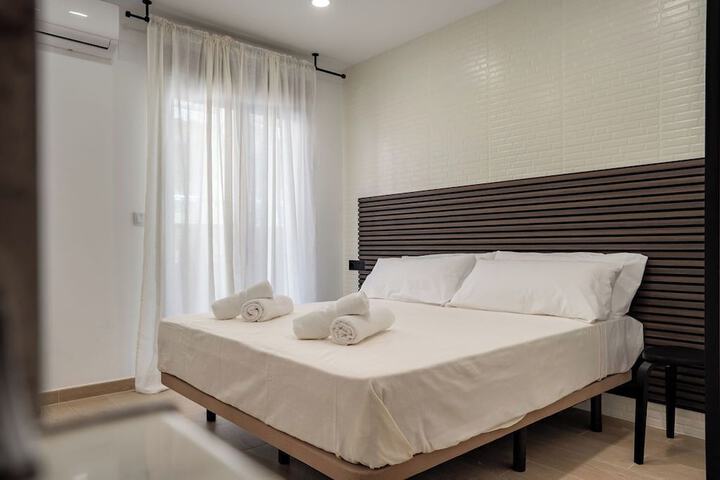 Room 10 of 76