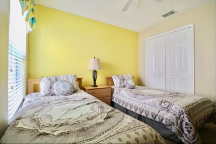 Room 26 of 32