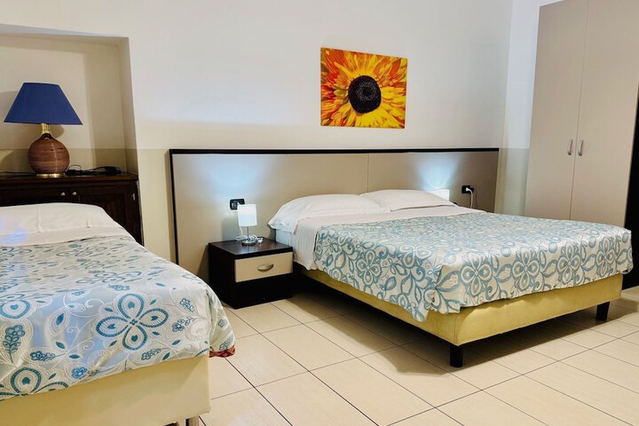 Room 32 of 52