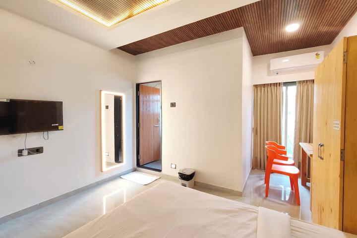Room 6 of 20