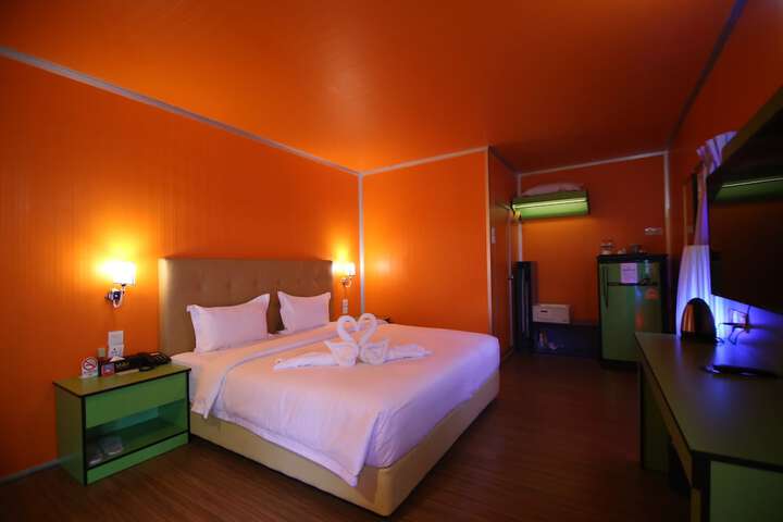 Room 5 of 35