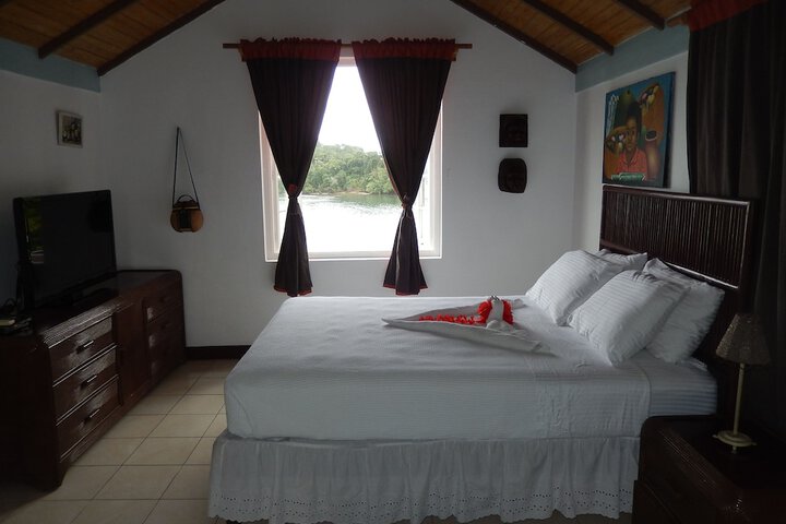 Room 4 of 50