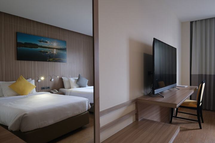 Room 25 of 44