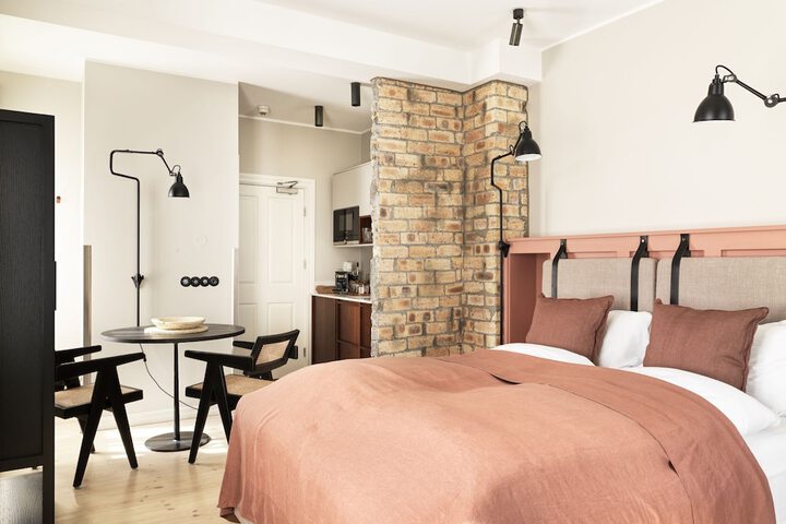 Room 3 of 36