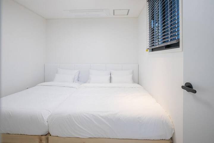 Room 69 of 188