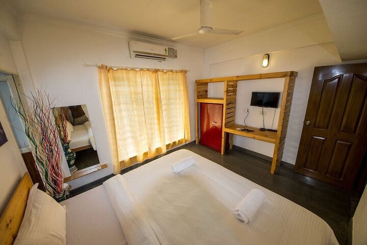 Room 9 of 36