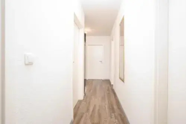 Room 11 of 18