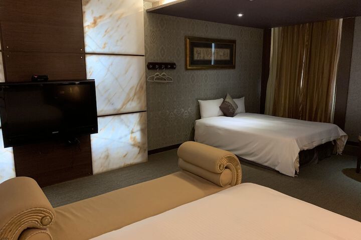 Room 15 of 54