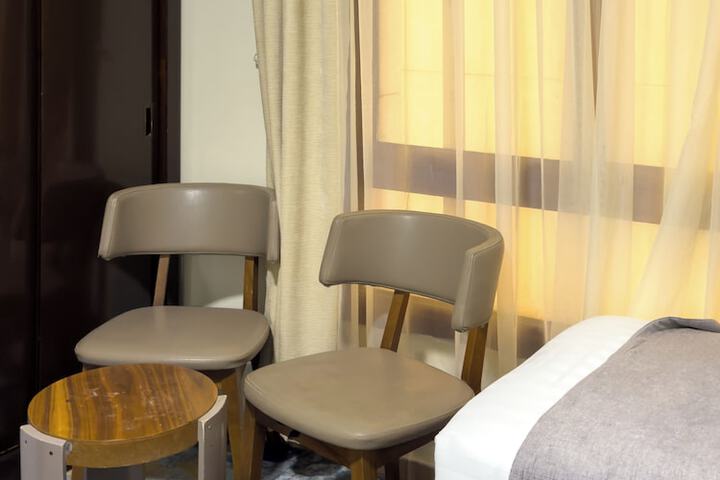 Room 4 of 17