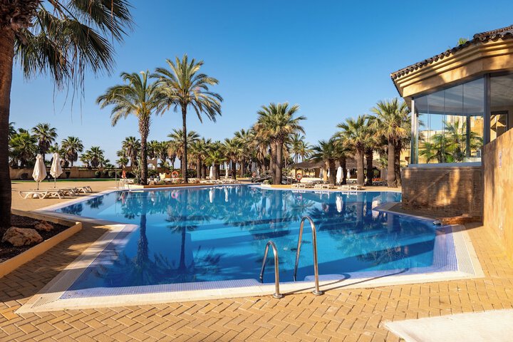 Hotel Pool