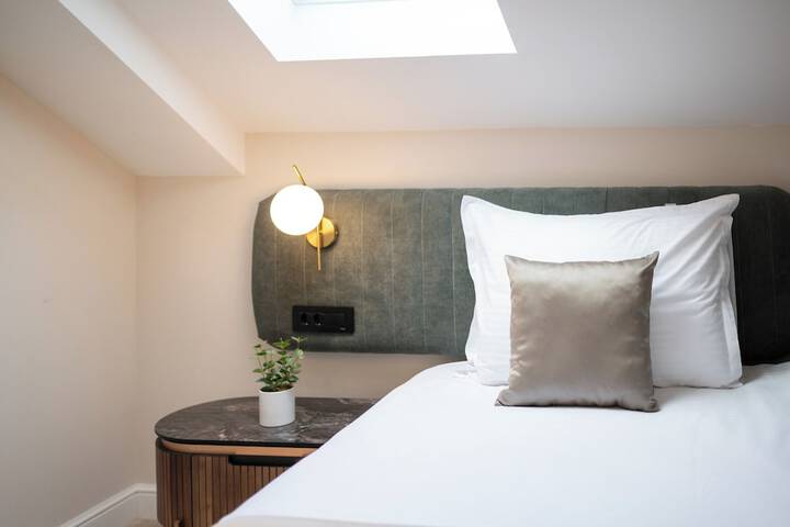 Room 28 of 110