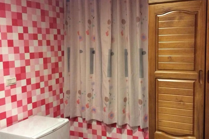 Room 16 of 36