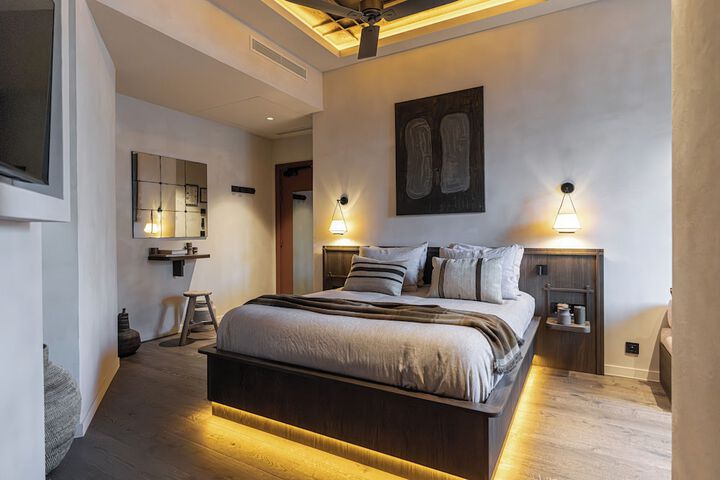 Room 16 of 42