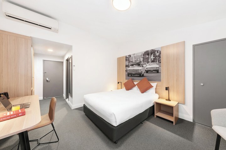 Room 8 of 22