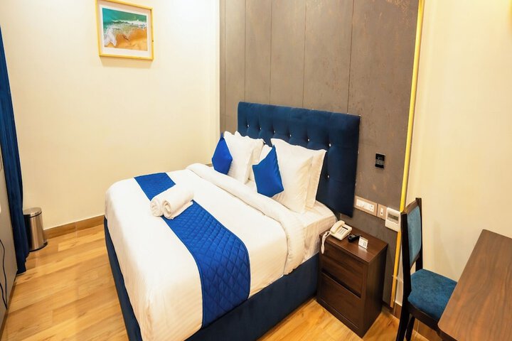 Room 32 of 136