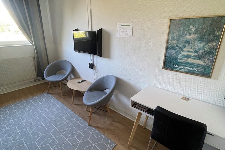 Room 4 of 101