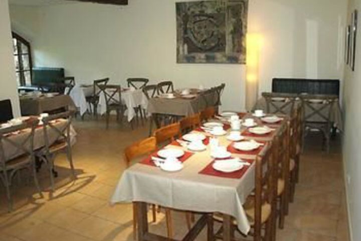 Dining 43 of 46