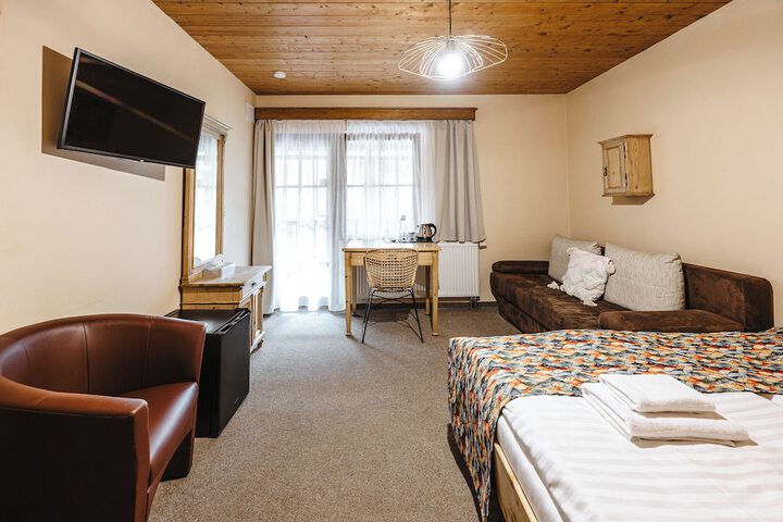 Room 42 of 102