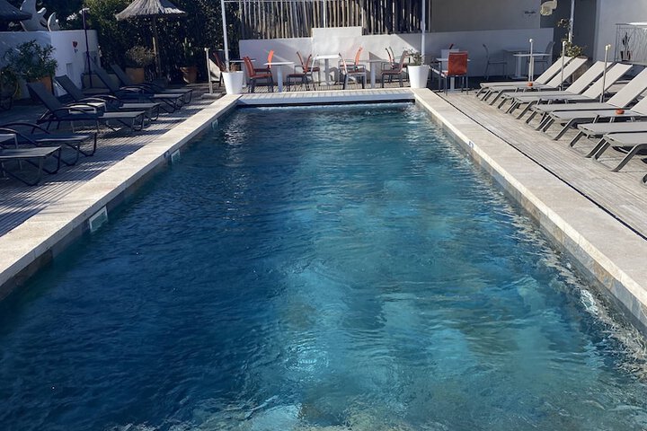 Pool 60 of 68