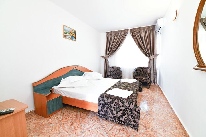 Room 6 of 56