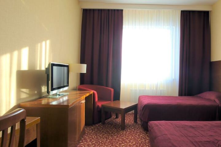 Room 10 of 63