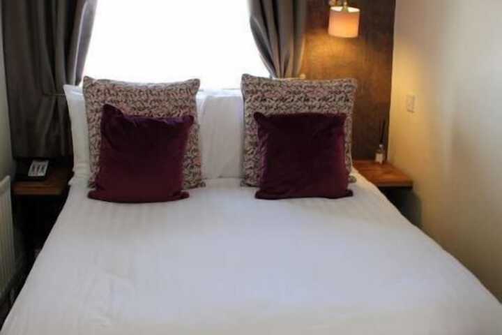 Room 2 of 27