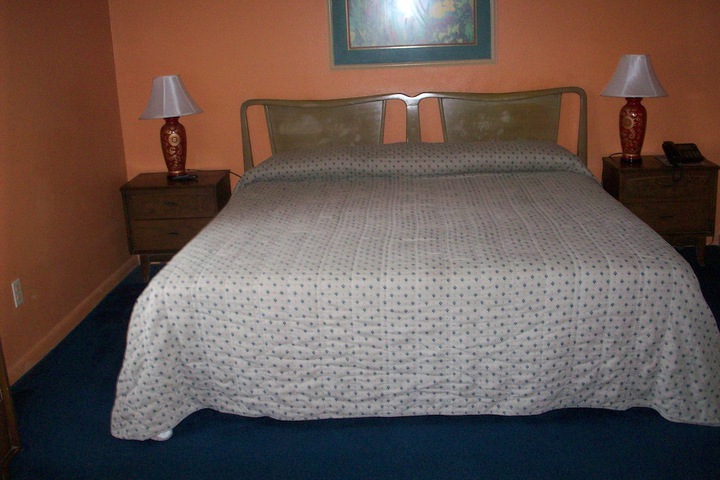Room 14 of 24