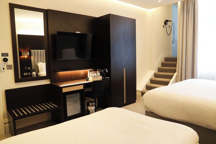 Room 41 of 68