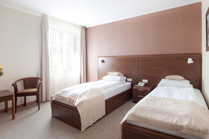 Room 5 of 72
