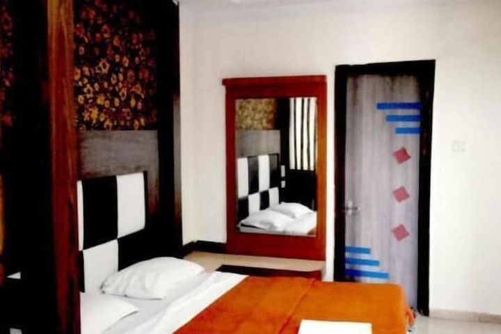 Room 15 of 22