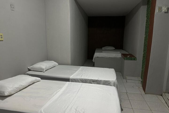 Room 11 of 34