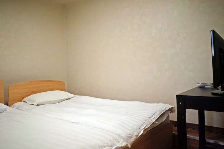 Room 17 of 59