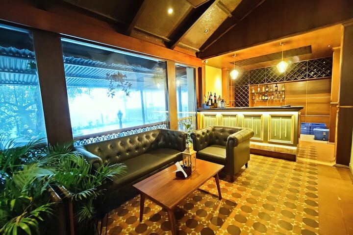 Lounge 62 of 119