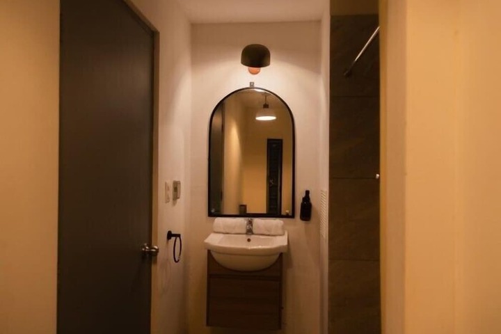 Room 34 of 38