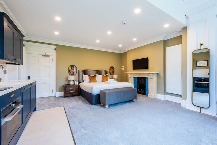 Room 27 of 190