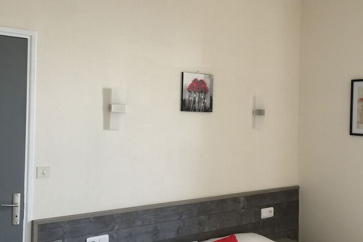 Room 12 of 24