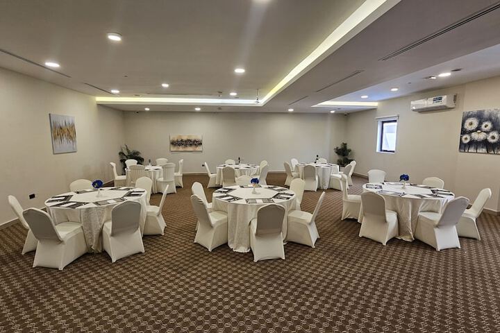 Ballroom/Hall 62 of 69