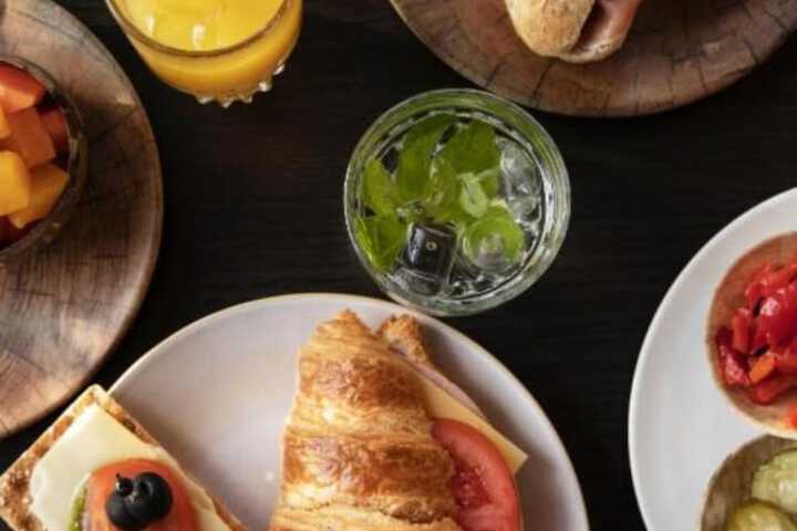 Breakfast/Coffee Service 99 of 110
