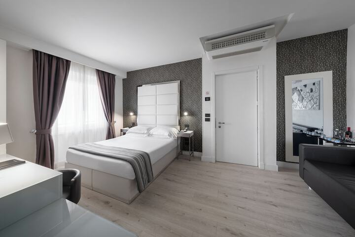 Room 19 of 61